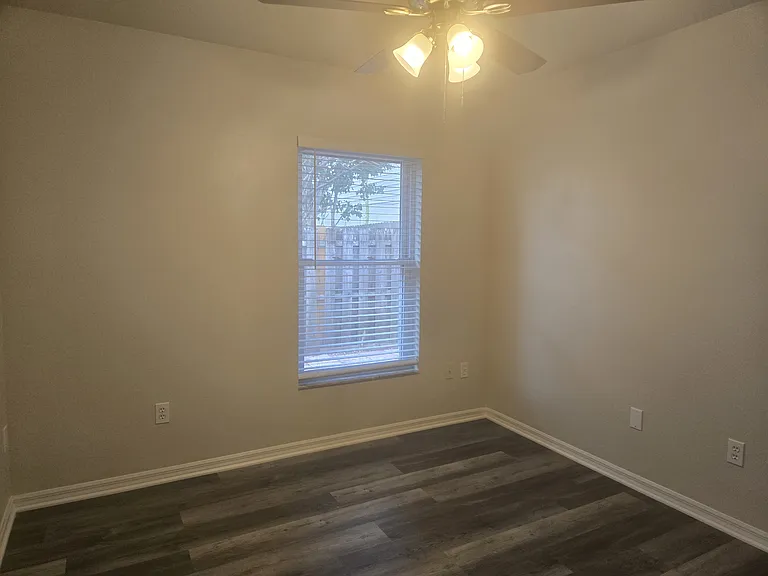 901 Beresford Way — Photo 11