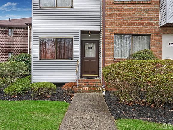 4th image of 3805 Birchwood Ct
