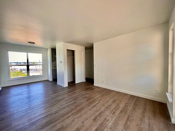 4th image of 3422 21st Ave W APT 5