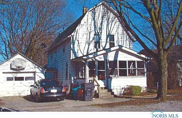 1st image of 221 Leroy Ave E