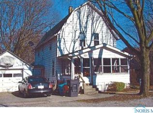 221 Leroy Ave E, Bowling Green, OH 43402