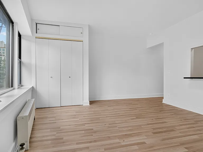 2731 Broadway #3D — Photo 12
