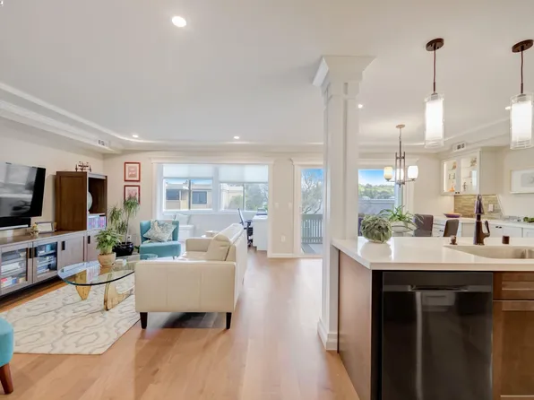 1608 Golden Rain Rd APT 4, Walnut Creek, CA 94595