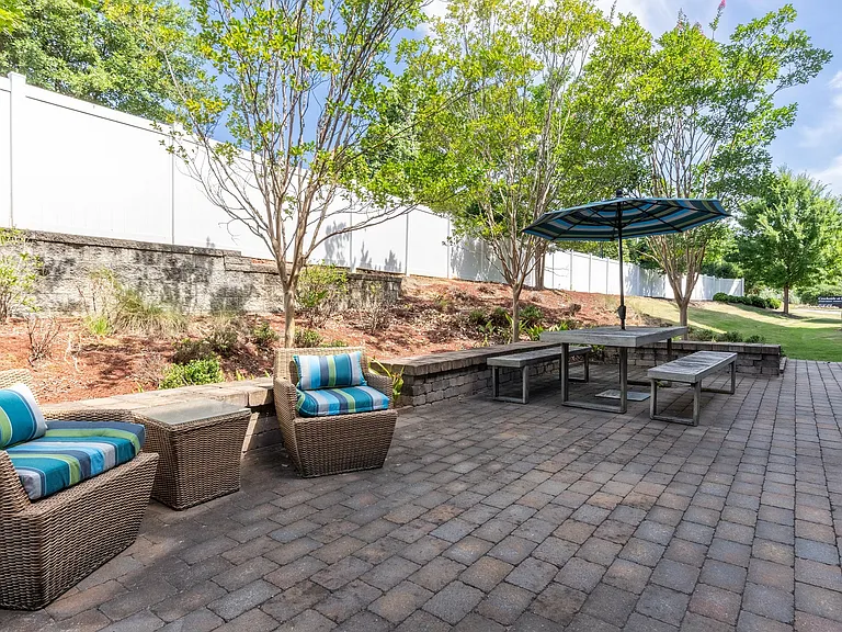 Creekside at Greenlawn Apartment Homes — Photo 19