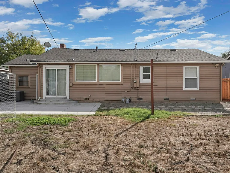 451 Marengo Ave — Photo 27
