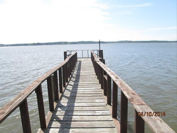 3rd image of 166 Lakeshore Dr