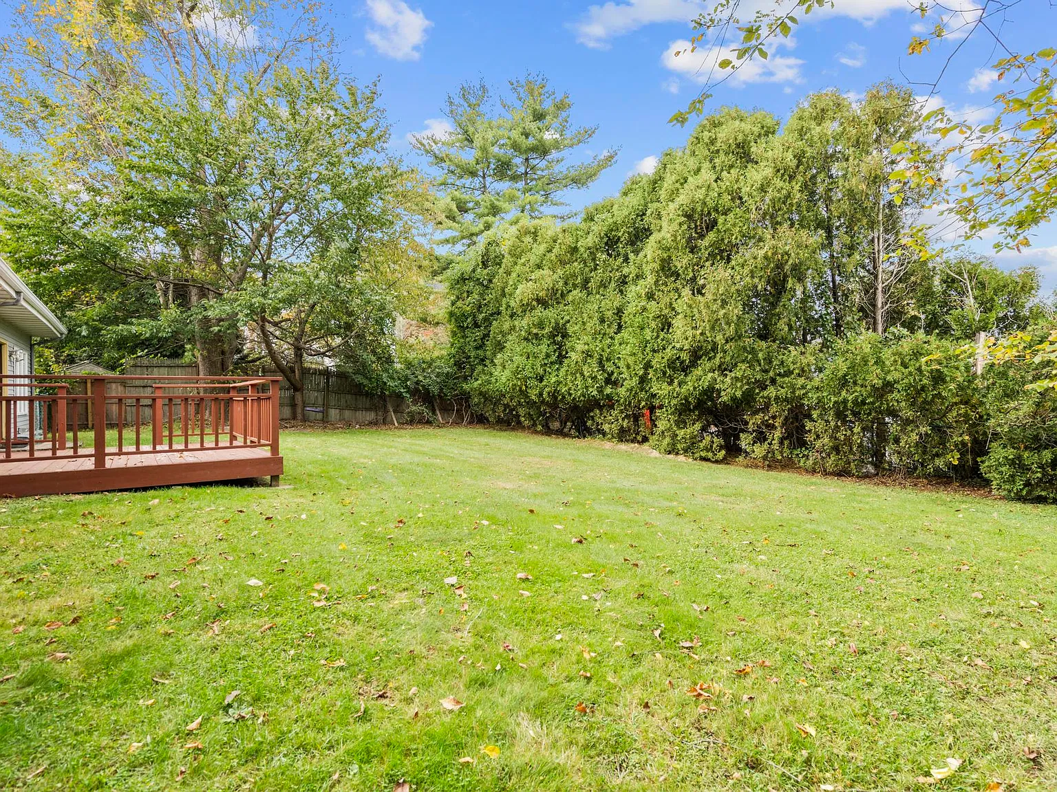 4 bed, 1661 sqft, $5,500 — Photo 2