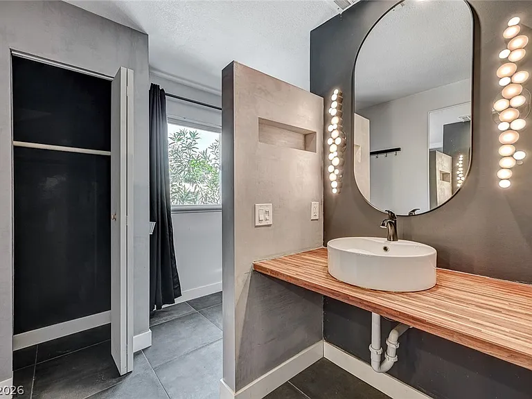 4153 Woodcrest Rd — Photo 47