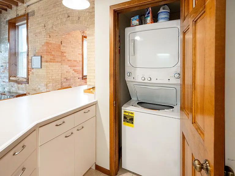 110 N Harbor Dr #104 — Photo 7