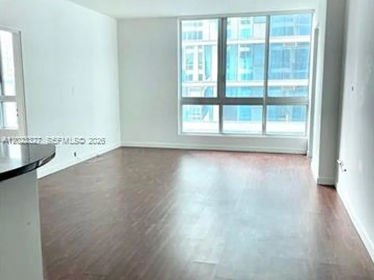 300 S Biscayne Blvd #T-1404 — Photo 13