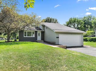 2074 Bradford Ln, Aurora, IL