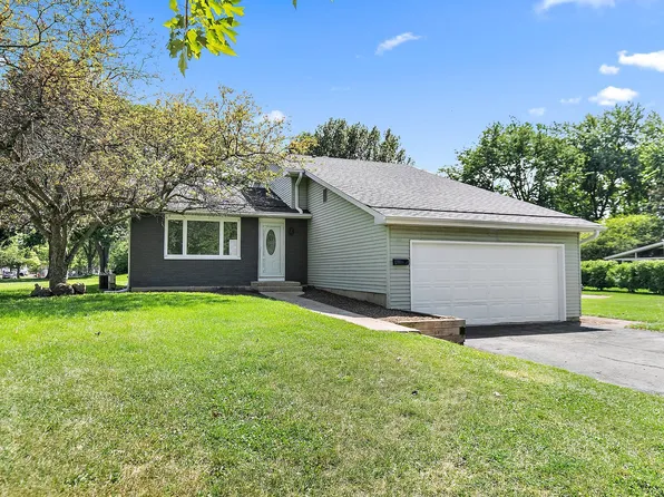 2074 Bradford Ln, Aurora, IL 60506