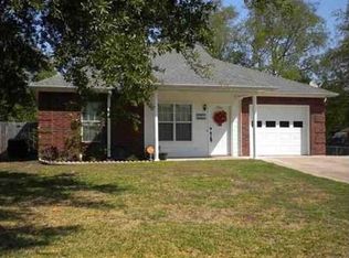 305 Half St, Lindale, TX 75771