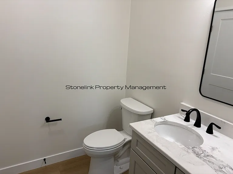 265 Manton Ave — Photo 17