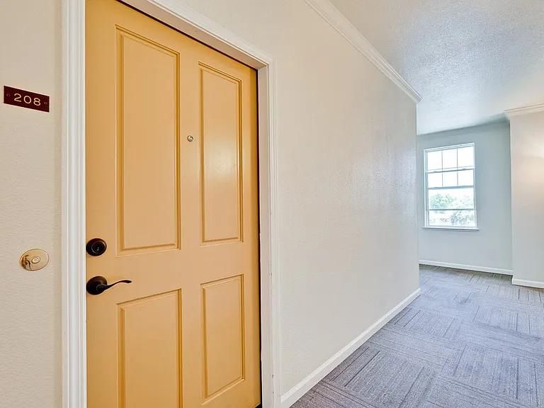 Encinal Place Apartments — Photo 11