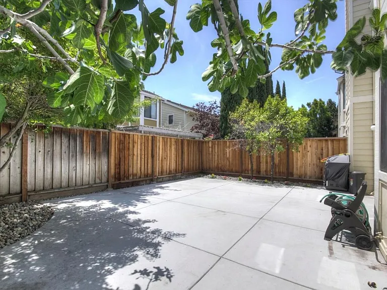288 Ontario Rd — Photo 5