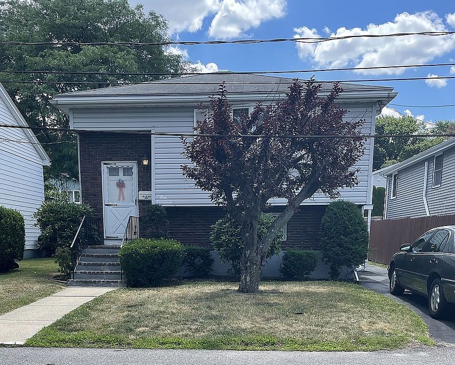 2nd image of 117 Savage St