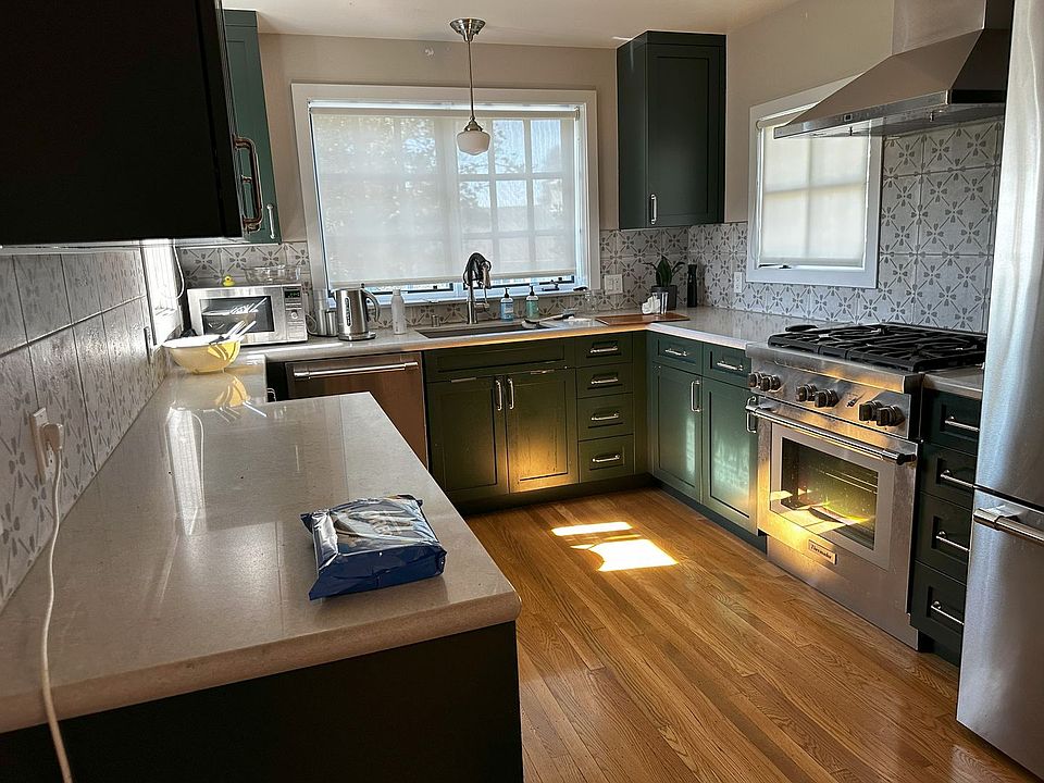 1st image of 89-95 Wildwood Gdns
