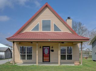 403 E Louisiana Ave, Rayne, LA 70578