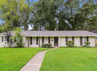 975 Briarwood Dr, Jackson, MS 39211