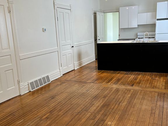 3rd image of 3455 N Hoyne Ave APT 1R