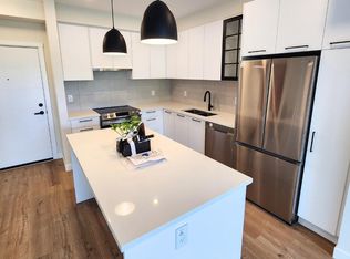 8117 200a St #215, Langley, BC V2Y 2Z5