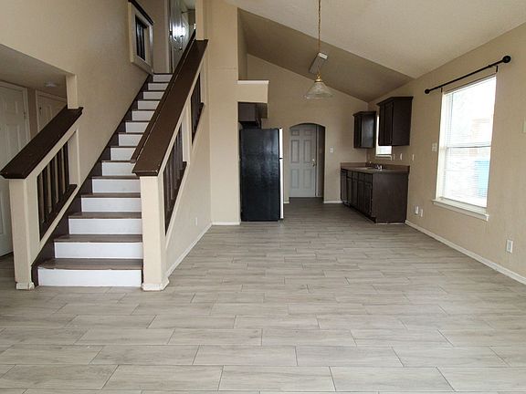 2nd image of 10212 Valle Del Mar Dr