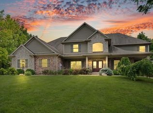1309 Cross Creek Rd, Mahomet, IL 61853