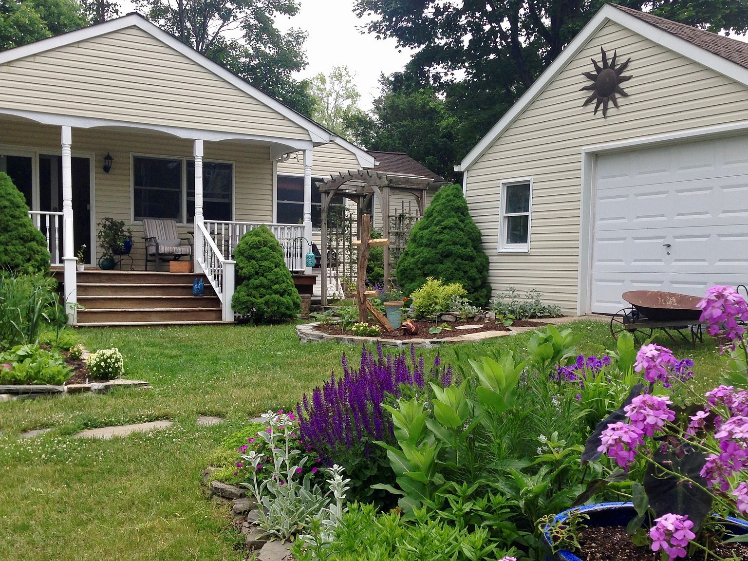 79 Smith St, Sayville, NY 11782 Zillow