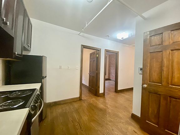 4th image of 360 W 53rd St APT 4R