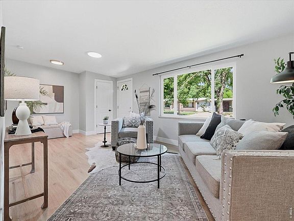 2nd image of 1617 Richards Pl
