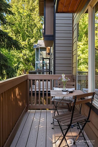 4th image of 9613 Roosevelt Way NE #B