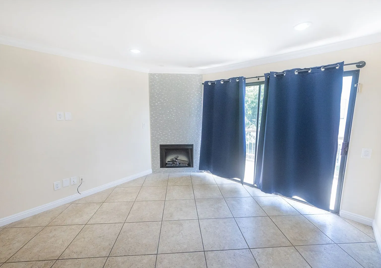 3550 Sunset Lane Unit 13 — Photo 4