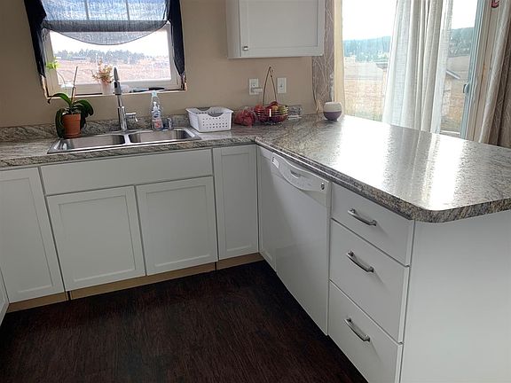 3rd image of 27575 Cascade Rd