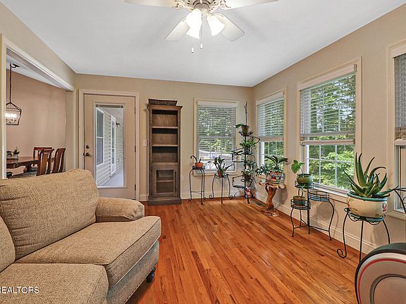 3rd image of 52 & 32 Harley Cir