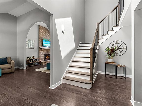 2nd image of 3712 Falkner Dr