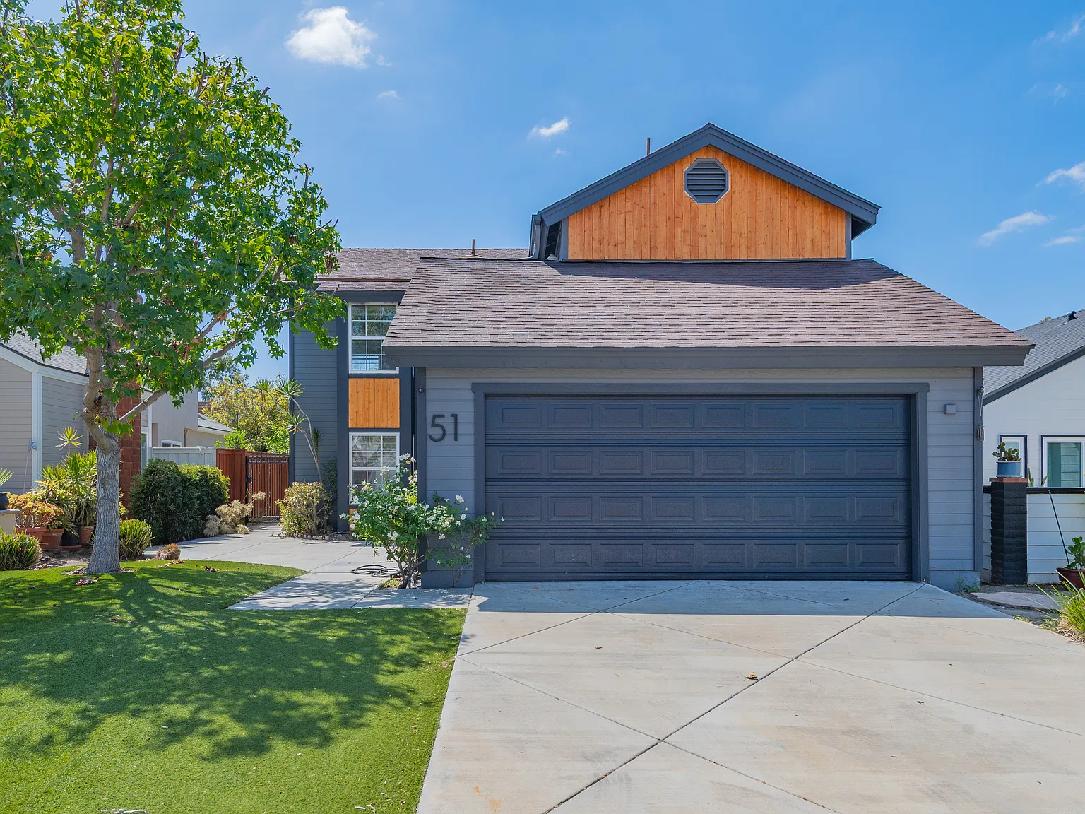 4 bed, 2.5 bath, 2300 sqft, $5,500 — Photo 1