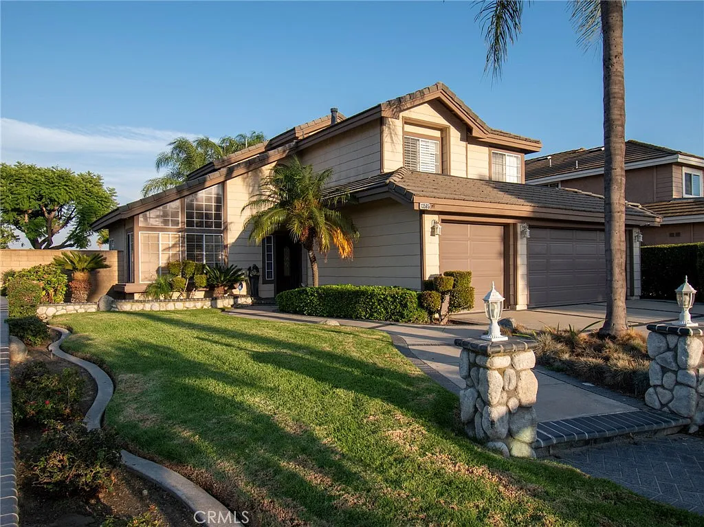 4 bed, 1952 sqft, $4,000 — Photo 1