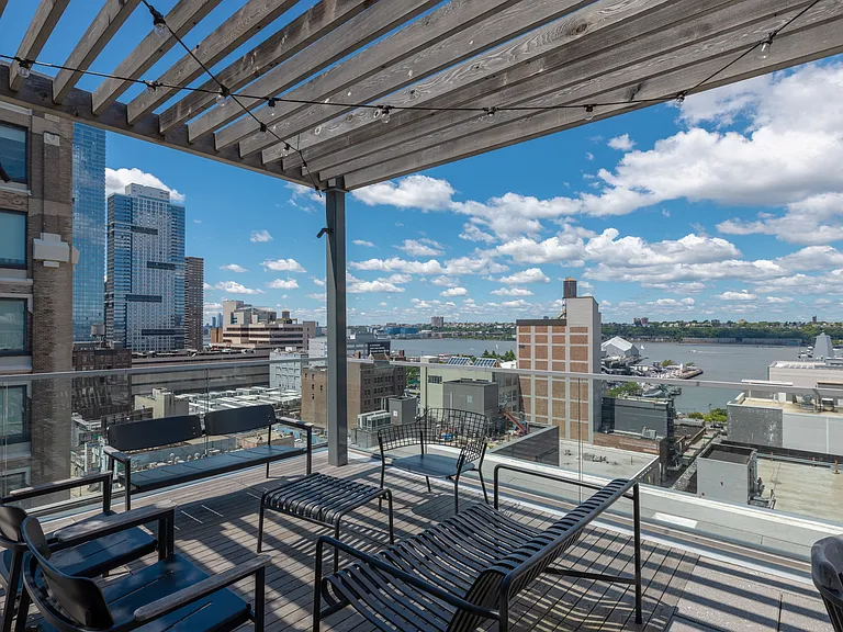 547 W 47th St #Penthouse 1 — Photo 13