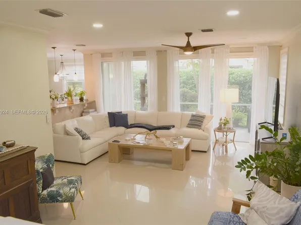 11405 NW 48th Ct, Pompano Beach, FL 33076