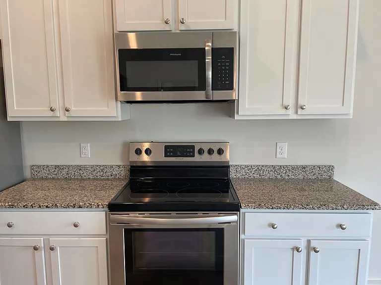 3023 Cedar Creek Ln — Photo 11