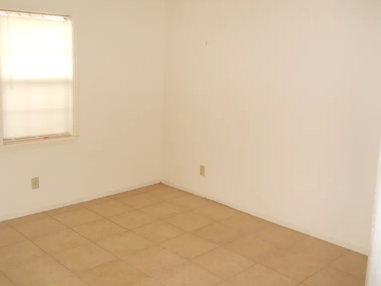 3846 Manor Ct — Photo 8