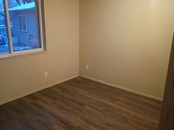 4th image of 1315 N Madelia St #1629