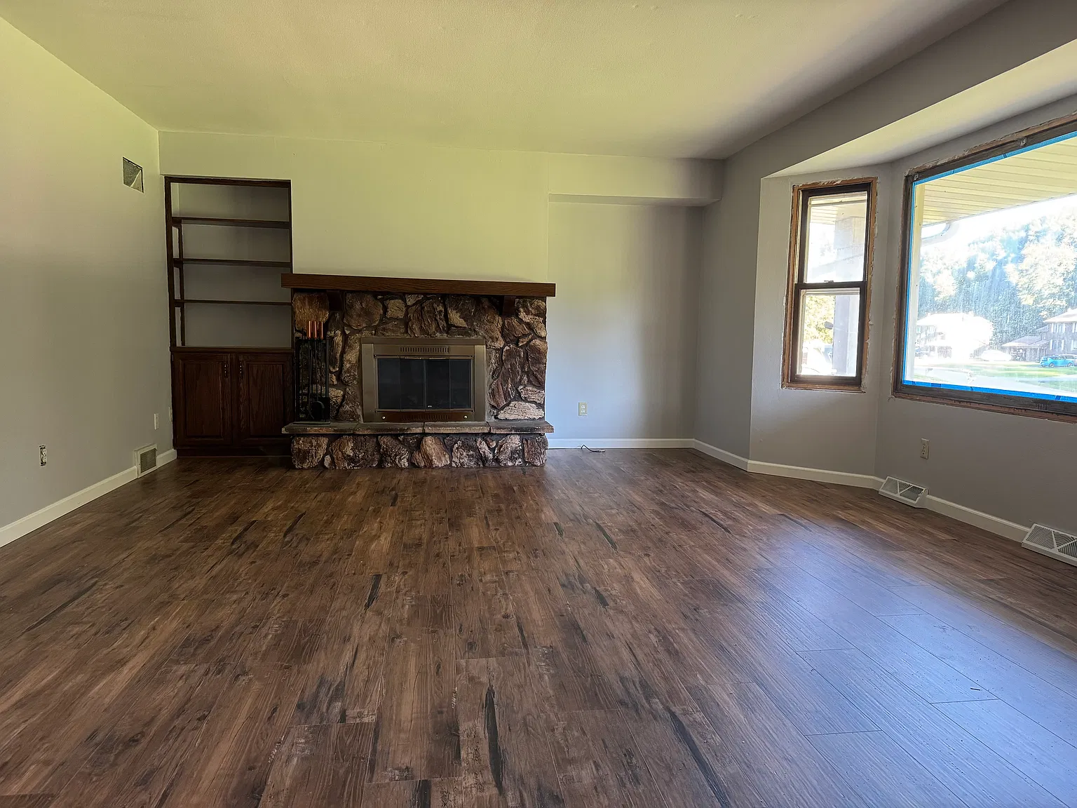 3 bed, 1.5 bath, 1409 sqft, $2,250 — Photo 3