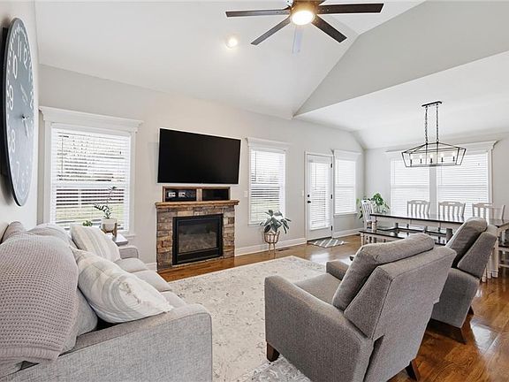 4th image of 16640 Ruby Way