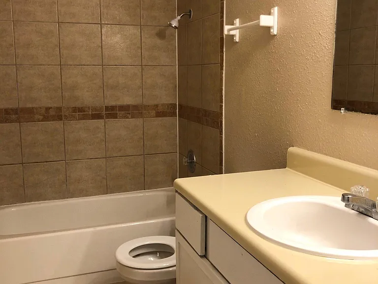 8011 Chipping — Photo 5