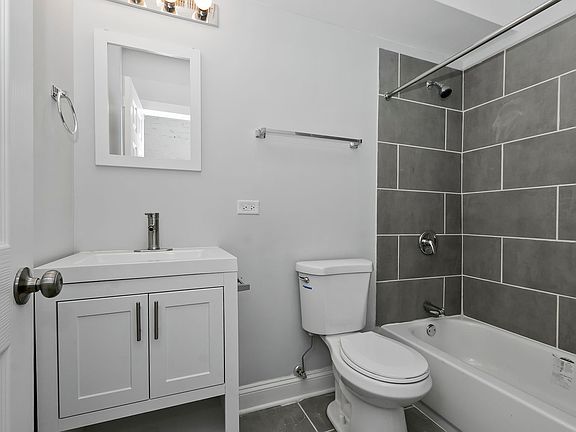 5th image of 430 E 44th St #14