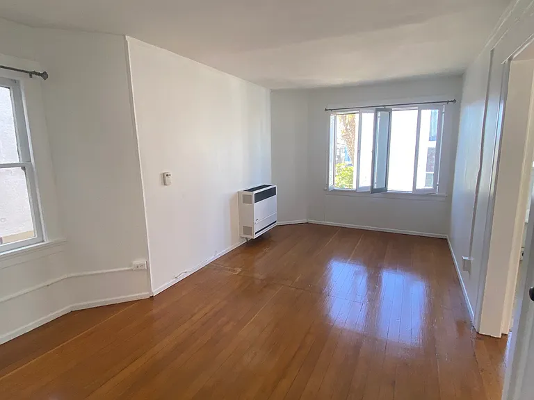 17 Ozone Ave #8 — Photo 7