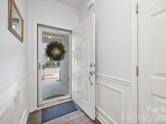 3rd image of 22444 Gateway Dr