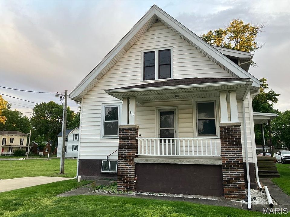 1st image of 910 6th St